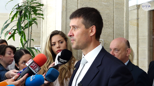 Военен завод „Терем – Хан Крум“ има огромен потенциал, но искат да го фалират и окрадат, каза лидерът на „Величие“ Ивелин Михайлов