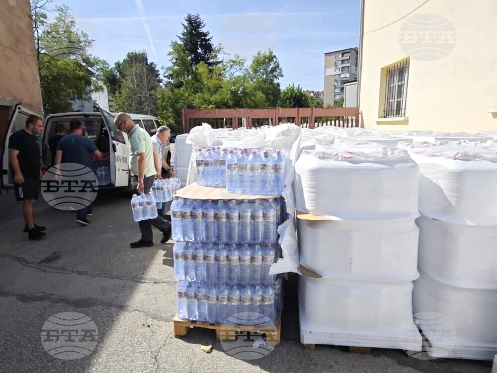 В община Плевен започна доставката на вода от държавния резерв за всички учебни и социални заведения