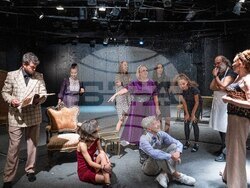 Народният театър поставя „Театър“, снимка – Народен театър/Стефан Здравески