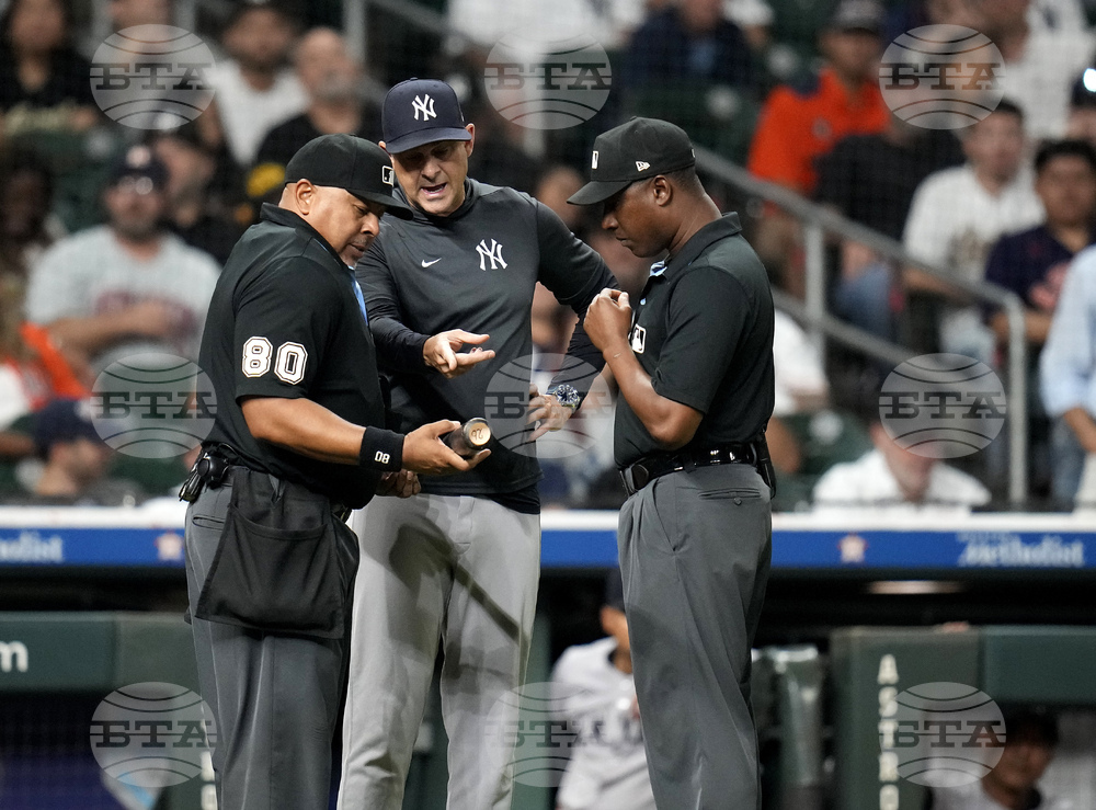 CORRECTION Yankees Astros Baseball