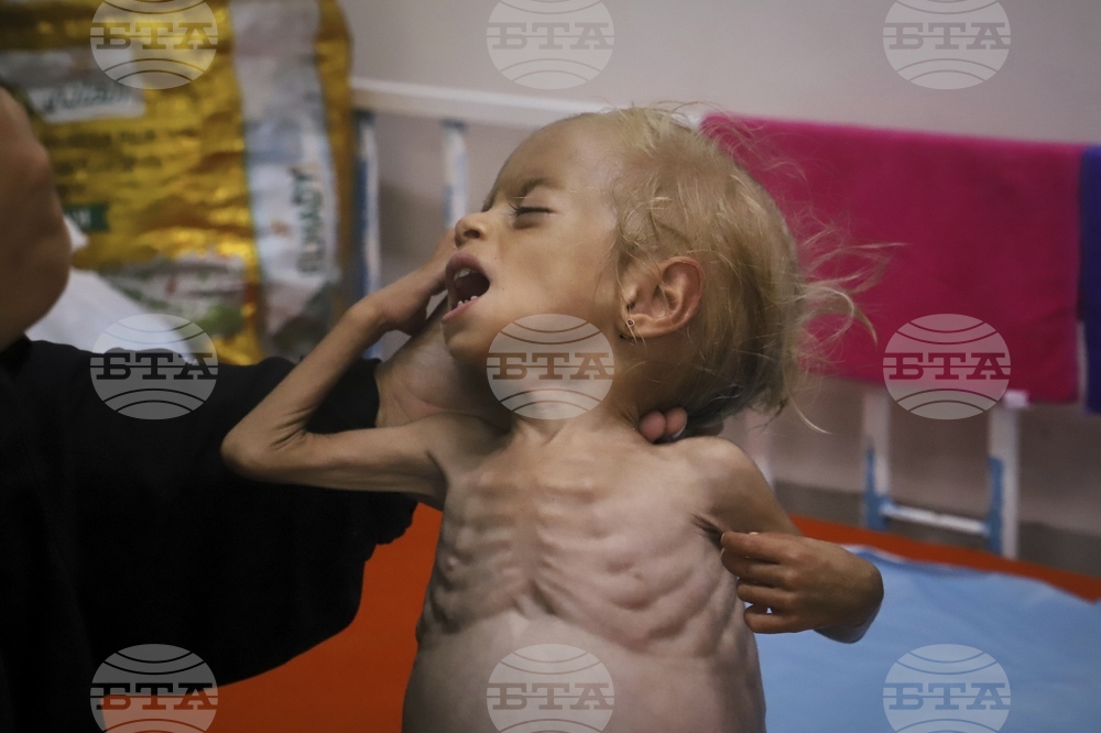 CORRECTION APTOPIX Mideast Wars Gaza Hunger