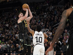 Hornets Timberwolves Basketball