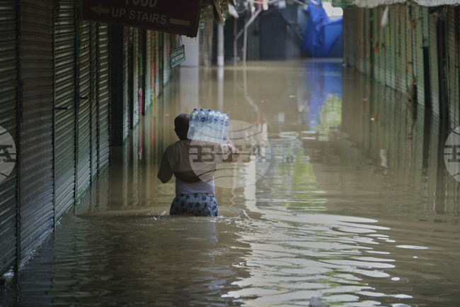 ПТИ: Най-малко трима души загинаха и над 120 бяха евакуирани заради проливните дъждове в западния индийски щат Махаращра