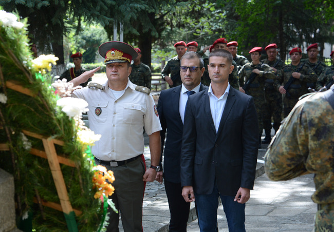 Стара Загора се преклони пред паметта на героите си и отбеляза 140 г. от Съединението на България