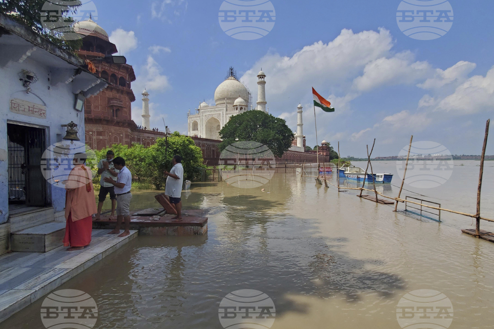 India Monsoon Taj