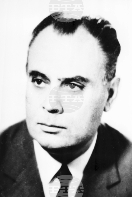 Проф. Стефан Каракостов - театрален и литературен критик