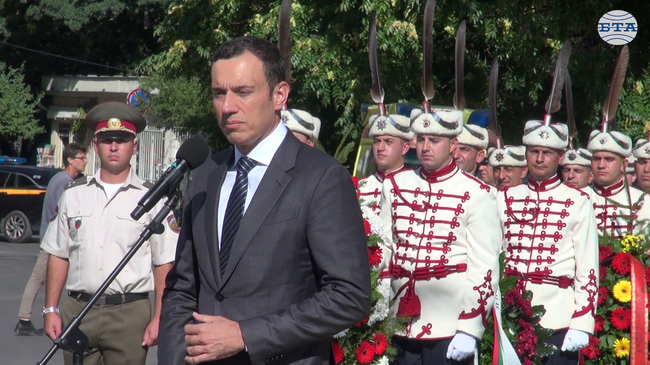 Нека този паметник бъде не просто спомен, а вдъхновение, каза кметът Васил Терзиев при откриването на монумента на ген. Владимир Вазов в София