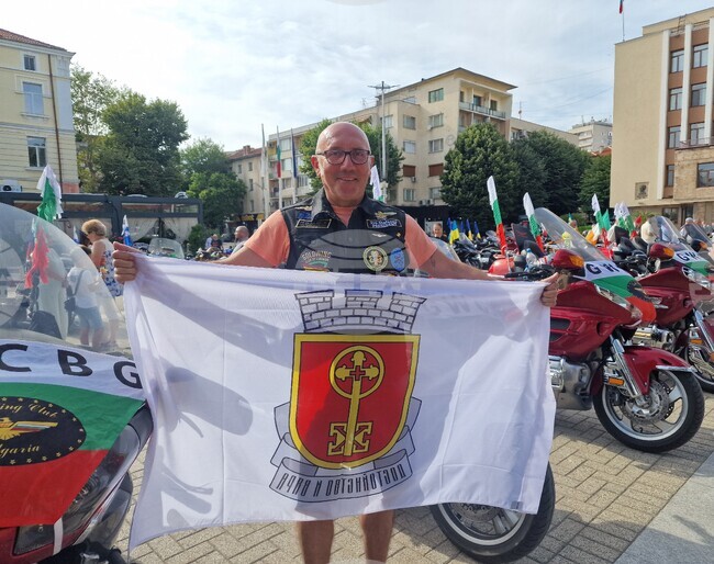 В Деня на Съединението Хасково посрещна на централния площад мотористи от цяла Европа в „Парад на нациите“