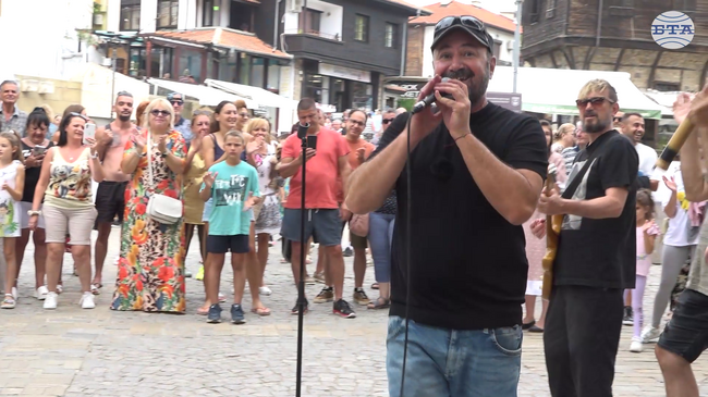 Стефан Вълдобрев и „Обичайните заподозрени“ снимаха част от проекта „Акустиката на България“ в Созопол