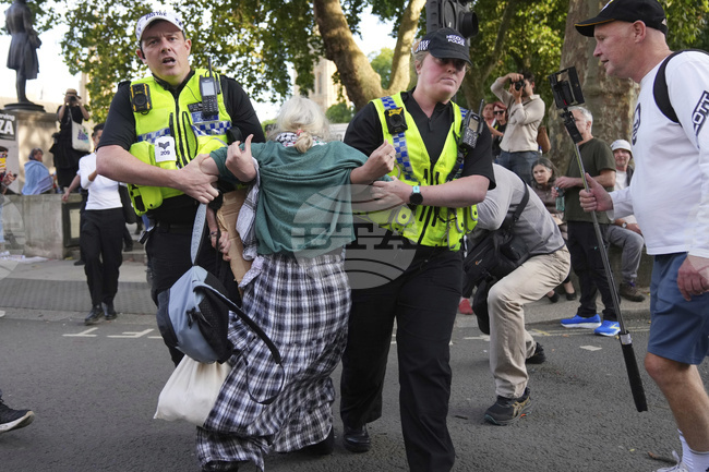 Британската полиция арестува около 300 души по време на пореден протест в подкрепа на забранената организация "Действие за Палестина“