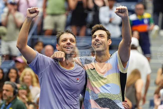 Марсел Гранойерс и Орасио Себайос спасиха три мачбола и триумфираха с титлата на двойки на Откритото първенство по тенис на САЩ