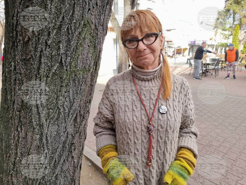 Деца от различни градове подготвят театрална постановка в арт школа в с. Смоличано, община Невестино