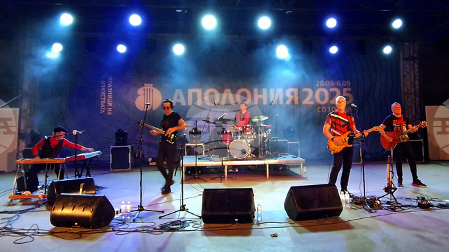 „Фондацията“ направи концерт с млади певци на „Аполония“