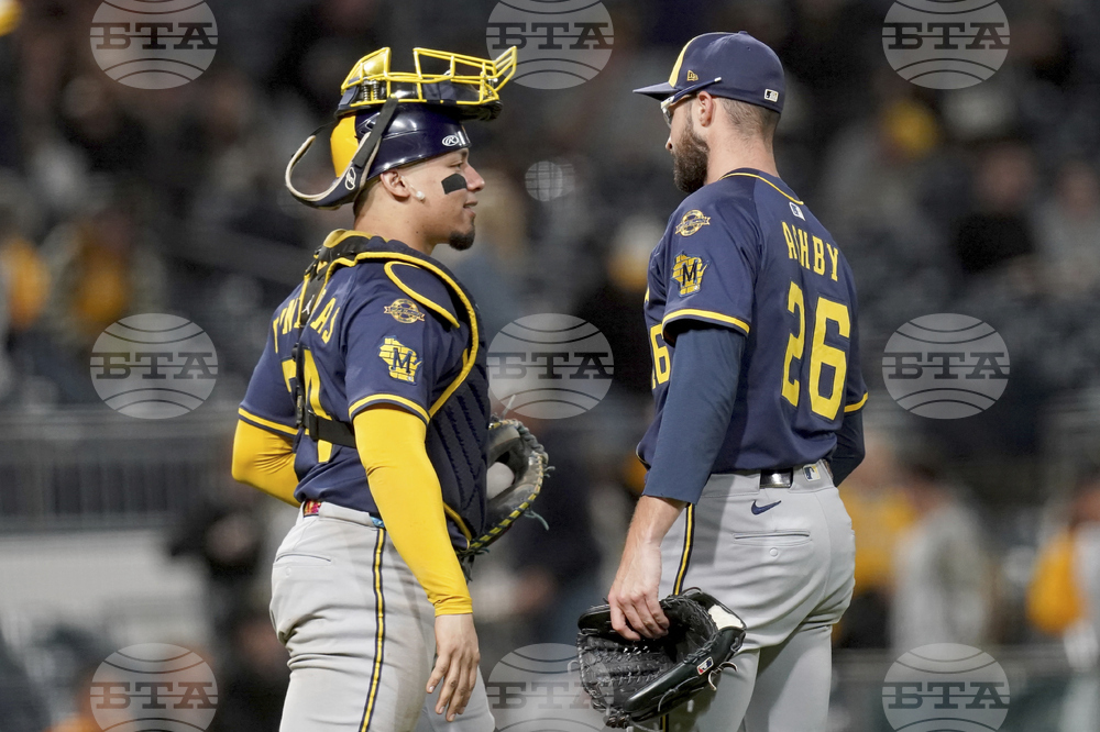 Brewers Pirates Baseball