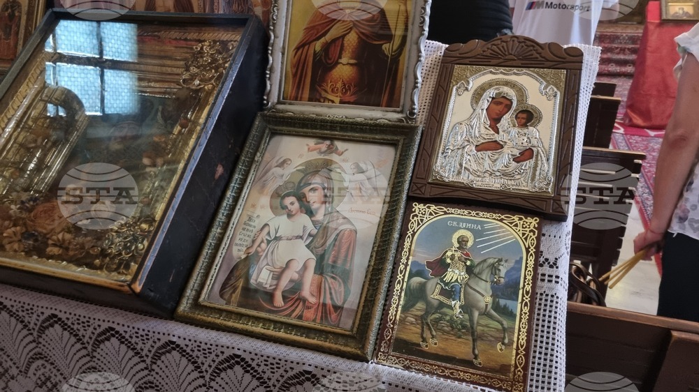 Търговище - храм „Св. Йоан Рилски“ - неделна служба