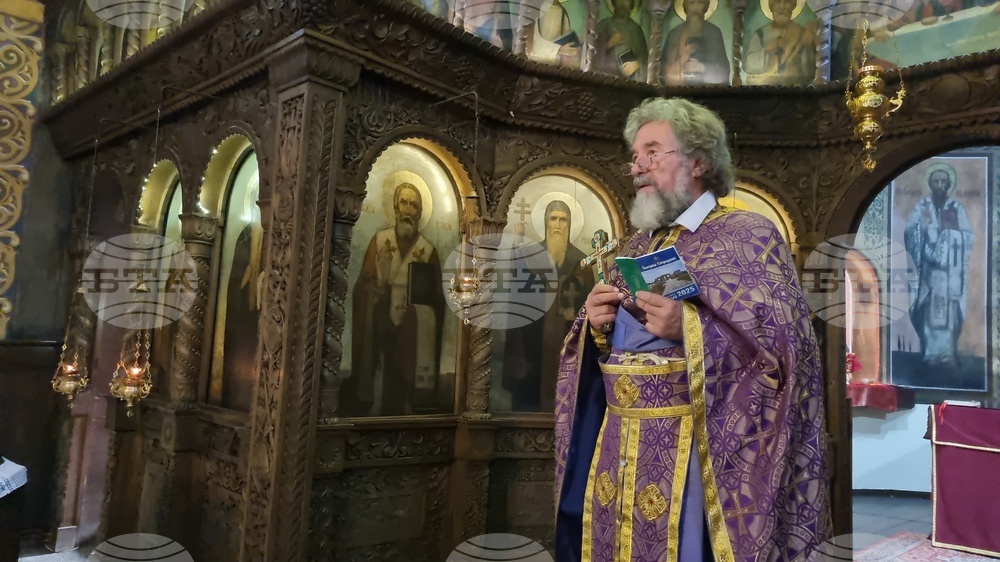 Търговище - храм „Св. Йоан Рилски“ - неделна служба