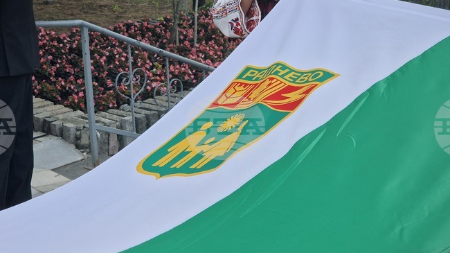 Светлините на коледната елха в Раднево ще бъдат запалени на 4 декември 