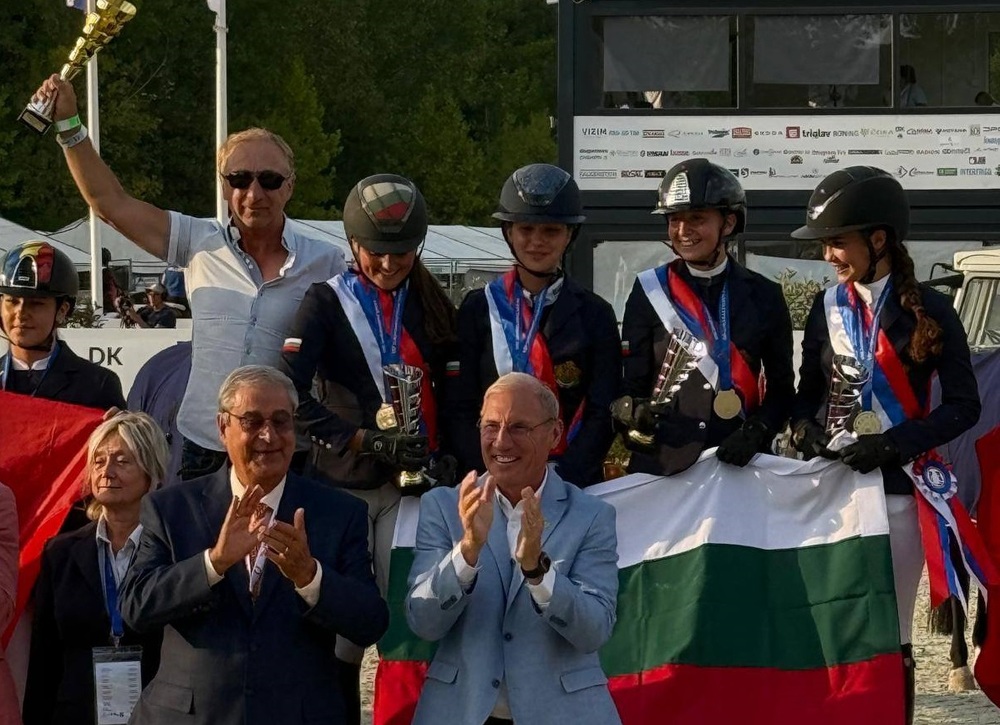Балканските шампионки по конен спорт Драга Тодорова и Марта Колушева от Белград: "Целият отбор се справи страхотно"
