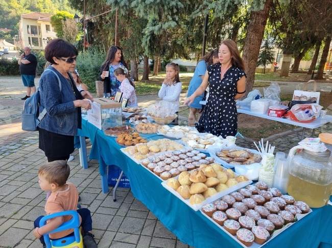 Над сто участници събра благотворителен концерт в Трън в подкрепа на пострадалите при големия пожар от 26 юли