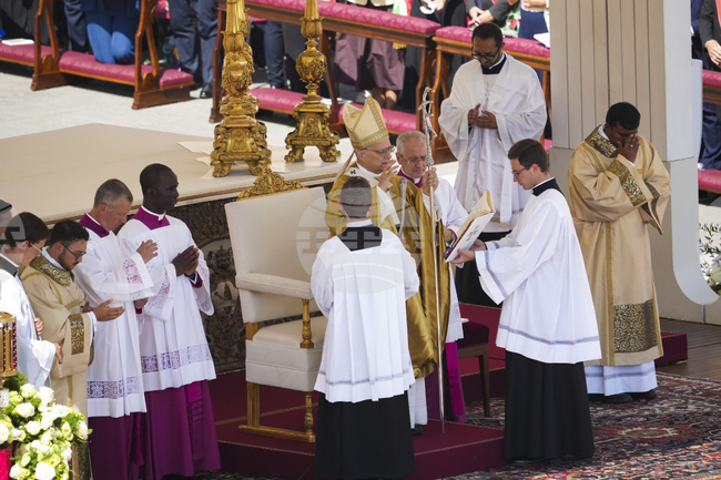 Папа Лъв Четиринадесети обяви 15-годишен компютърен специалист за светец
