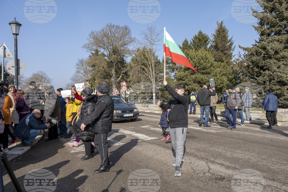 Община Балчик - село Сенокос - протест - нарушено водоподаване - Снимка: Александра Антонова