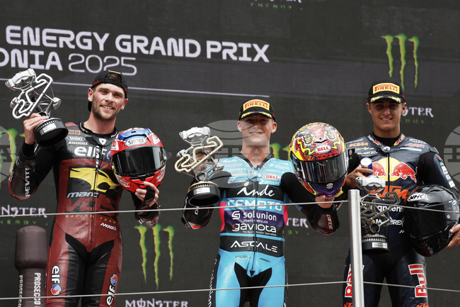 Испанецът Даниел Олгадо спечели Гран при на Каталуния в Мото 2, сънародникът му Анхел Пикерас триумфира в Мото 3