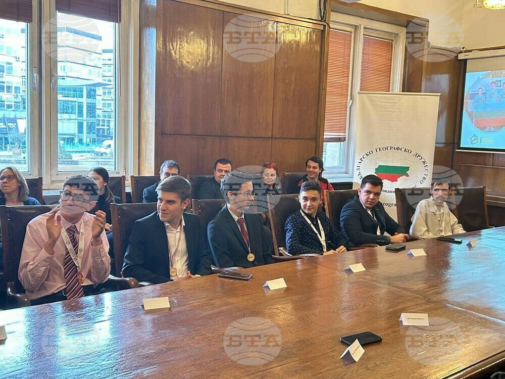 Olympic Geography Champions and Their Teachers Awarded at Solemn Ceremony