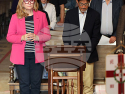 Швейцария - църковна общност „Рождество Богородично” - митрополит Антоний - литургия