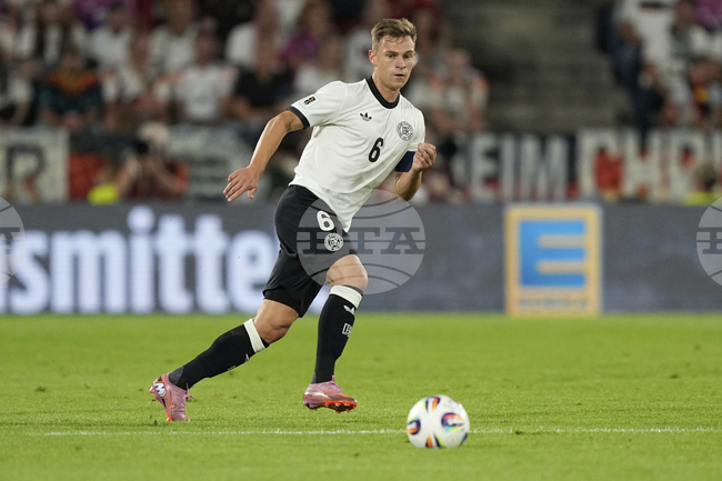 Футболистът на Байерн Мюнхен Йозуа Кимих откри собствена академия в родния си град в Германия