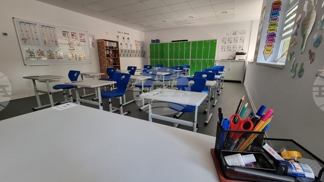 Учители в Румъния бойкотират втория учебен ден; те са в час, но без да преподават