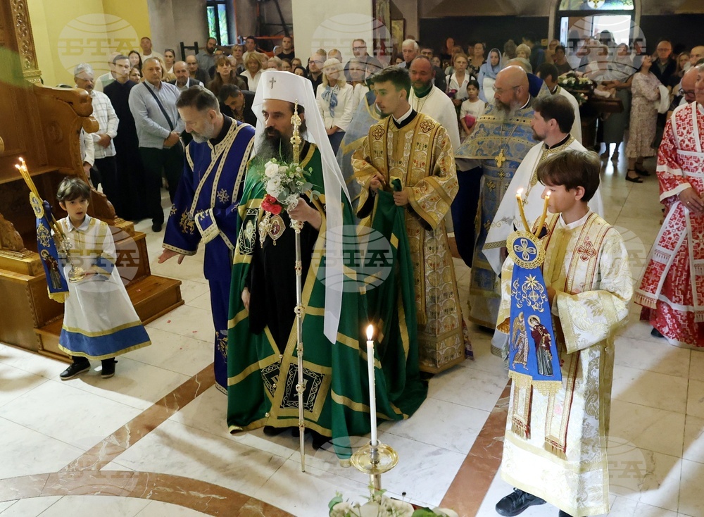 Столичен храм „Рождество Богородично“ - патриарх Даниил - литургия