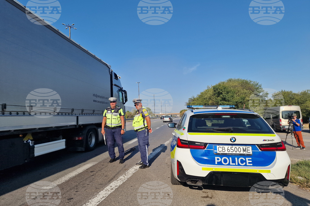 Пътната полиция в Сливен изработи информационни материали по пътна безопасност за учениците