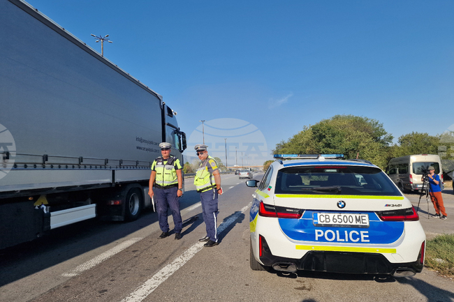 Пътната полиция в Сливен изработи информационни материали по пътна безопасност за учениците