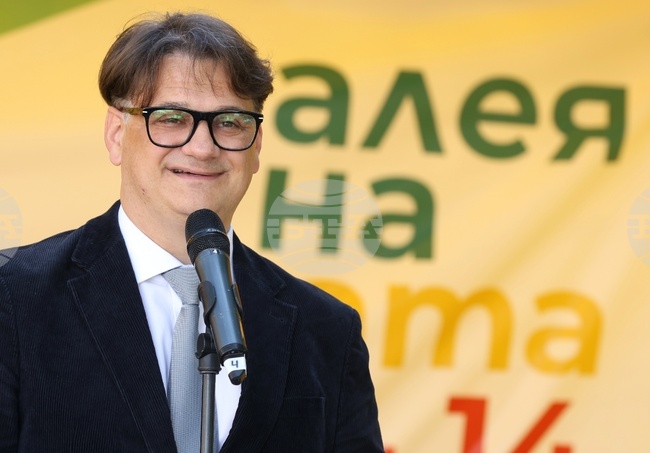 Books Open Windows to the World, Says Culture Minister at Sofia Book Alley Opening