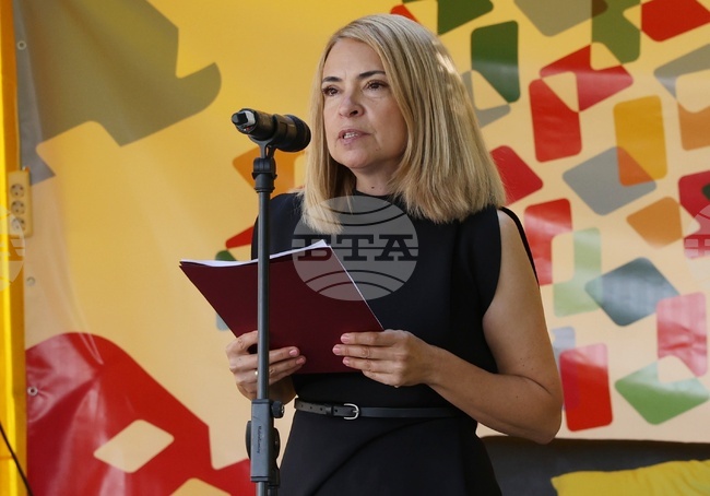 От днес пространството пред НДК и булевард „Витоша“ ще бъдат алея на преживяванията, каза Петя Господинова от Асоциация „Българска книга“ 