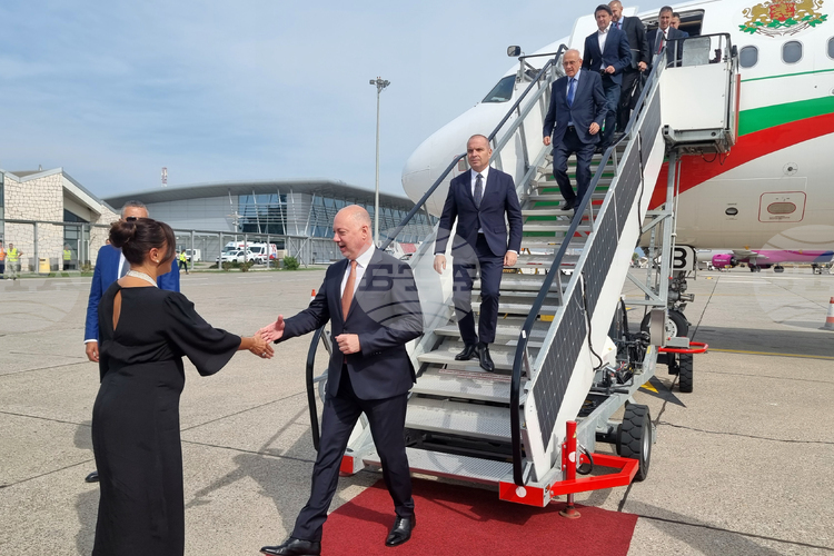 PM Zhelyazkov Arrives in Montenegro