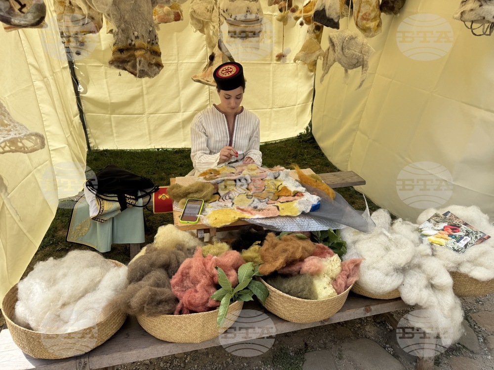 Занаяти от цял свят показаха в музей "Етър" в рамките на XIX Международен панаир на занаятите
