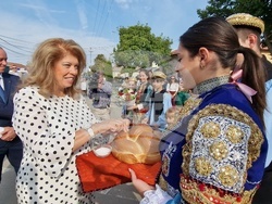 Румъния - лицей „Св. св. Кирил и Методий” - годишнина - Илияна Йотова
