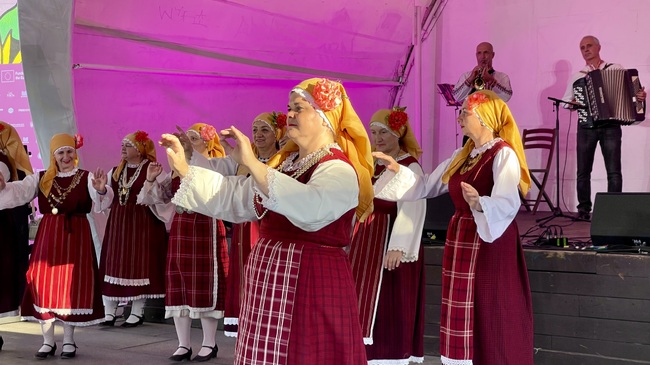 Български колективи от украинската Бесарабия взеха участие във фестивала „ОКО“ в Киев