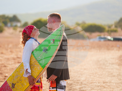 Актьорите Алена Вергова и Боян Тодоров пуснаха дуетна песен със заглавие „Нощта умира сама“. Снимка: екип