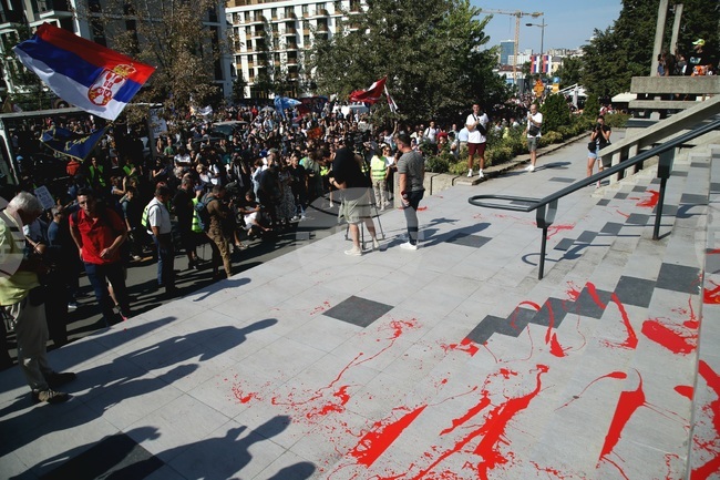 На 1 ноември няма да сваляме властта в Сърбия, заявиха протестиращи студенти 