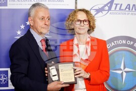 Централен военен клуб - Радмила Шекеринска - публична лекция