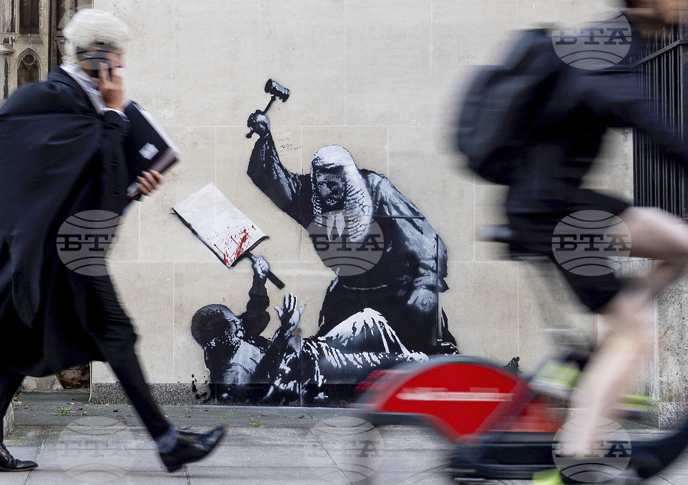 Нов графит на Банкси ще бъде премахнат от стената на съд в Лондон