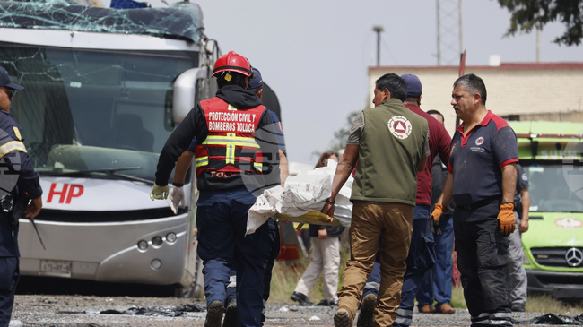 Най-малко 10 души загинаха при автобусна катастрофа в Мексико