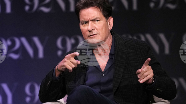 Бивша съпруга на Чарли Шийн е подала иск за 15 млн. щатски долара за неплатени детски издръжки