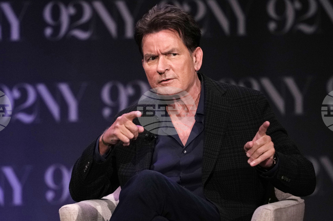 Бивша съпруга на Чарли Шийн е подала иск за 15 млн. щатски долара за неплатени детски издръжки