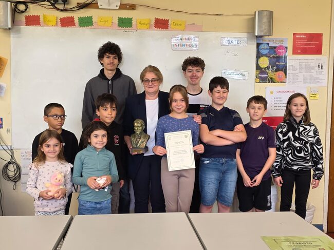 С отбелязване на Деня на Съединението на България започнаха първите занятия за новата учебна година в училище „Васил Левски” в Шанън