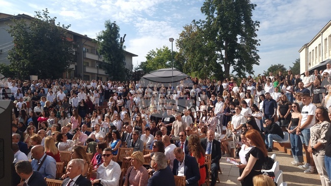 Медицинският университет в Плевен посрещна 600 студенти-първокурсници в началото на новата академична учебна година