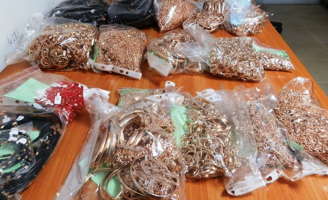 Митницата обявява на търг 87,816 кг. златни и сребърни изделия, задържани при контрабанден пренос през "Капитан Андреево"