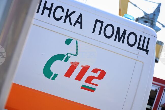 Охранител на паркинг в Бургас е наръгал с нож друг мъж, след спор за нежелано заснемане с мобилен телефон